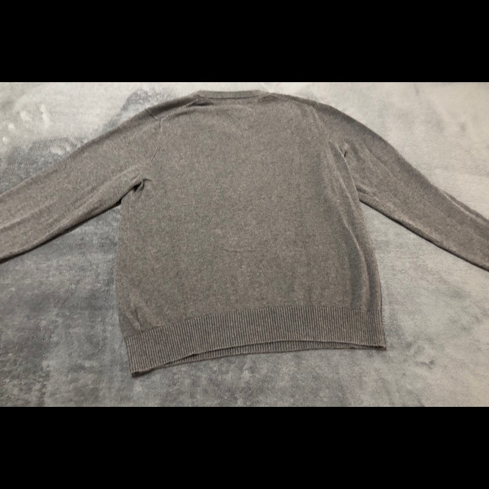 {x2 HP🥳} Men’s * Tommy Hilfiger * Gray Sweater - Picture 6 of 8